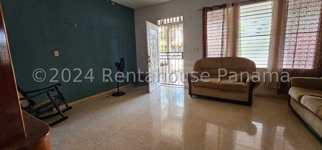 Spectacular Single Family Home